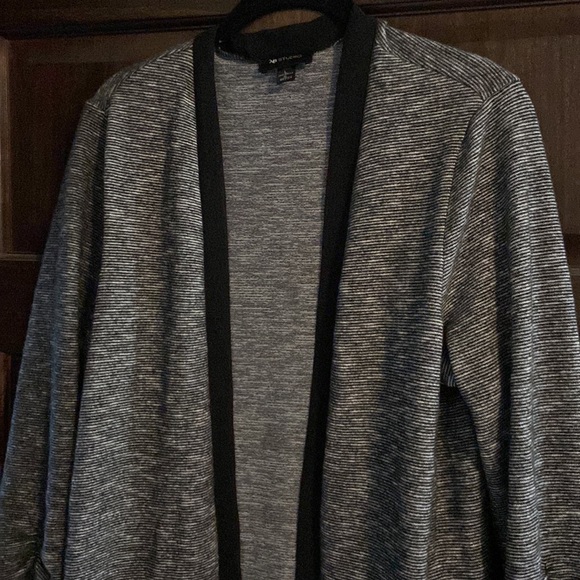 Women’s Cardigan - Picture 2 of 3